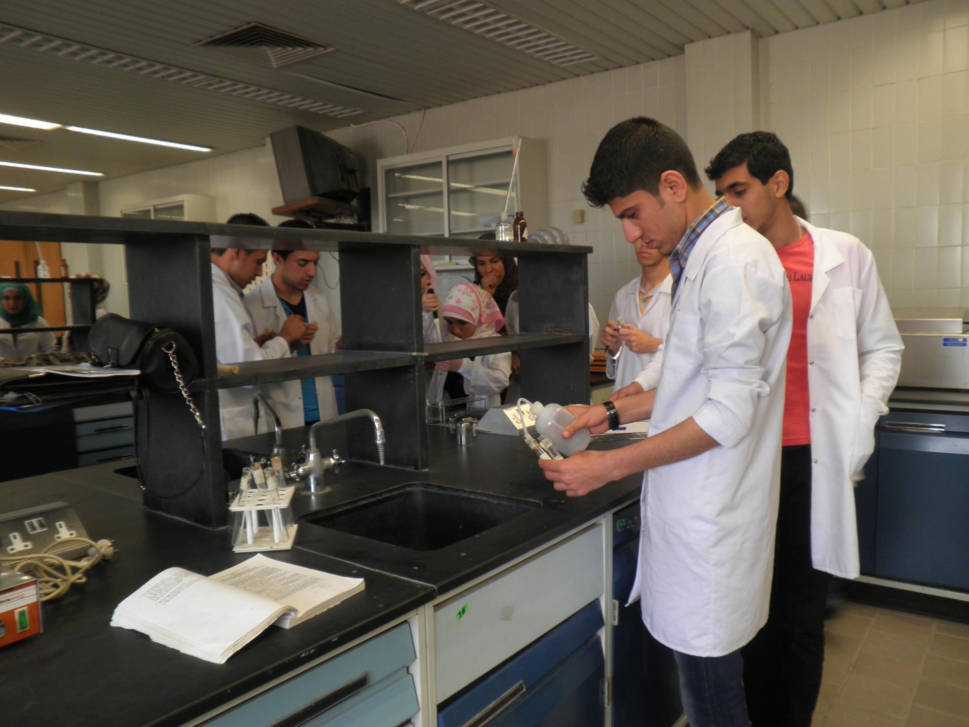 مختبر الكيمياء