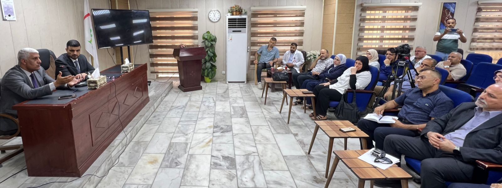 حضور السيد العميد اجتماع مجلس ادارة مدينة الامامين الكاظمين ( عليهم السلام ) الطبية 