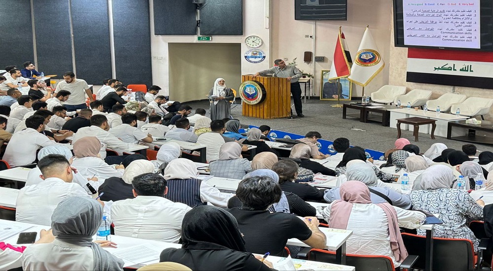 اجتماع مع طلبة المرحلة السادسة لاجراء الاستبيان السنوي للطلبة