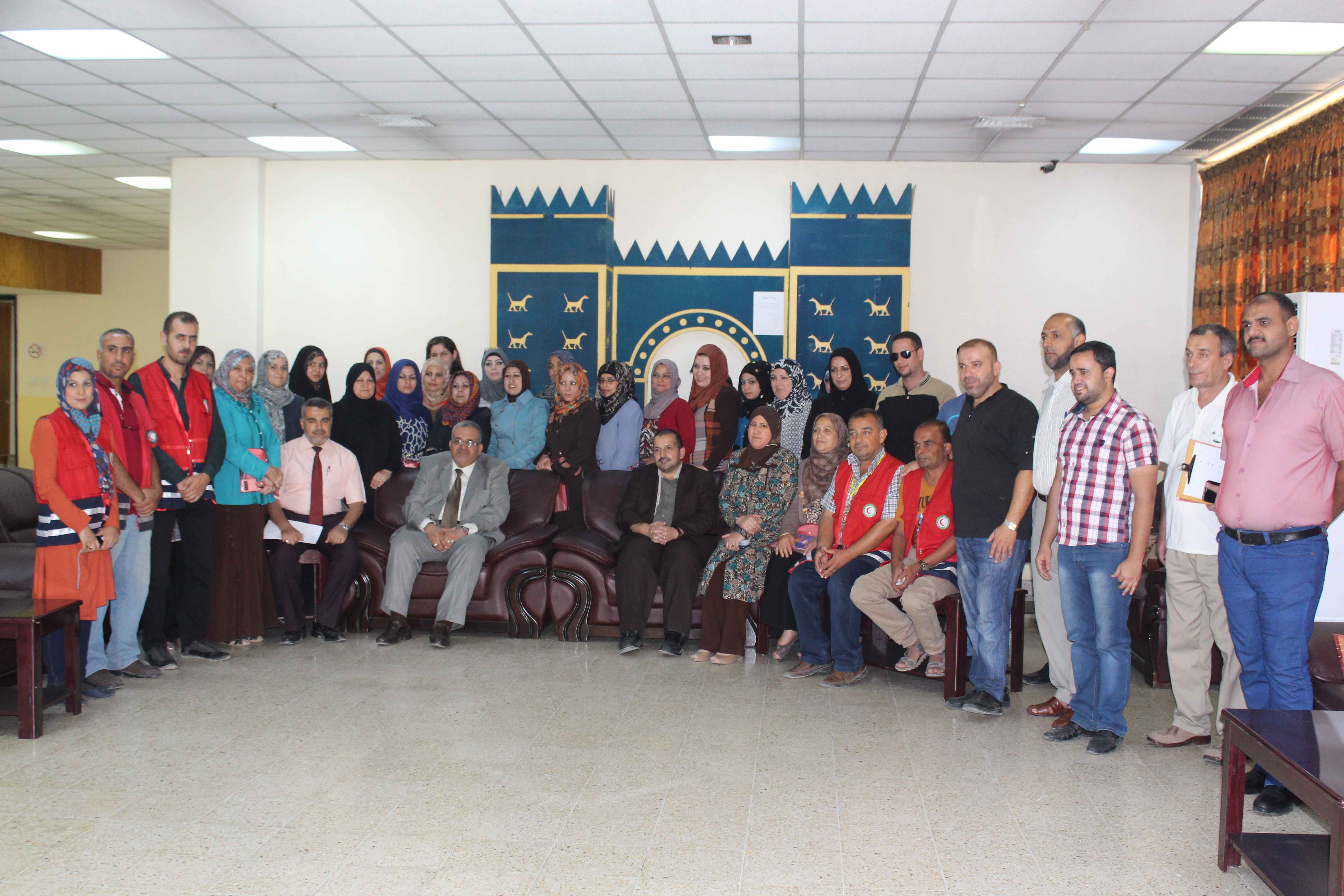 كلية الطب - جامعة النهرين تنظم ورشة عمل في الاسعافات الاولية بالتعاون مع جمعية الهلال الاحمر العراقي