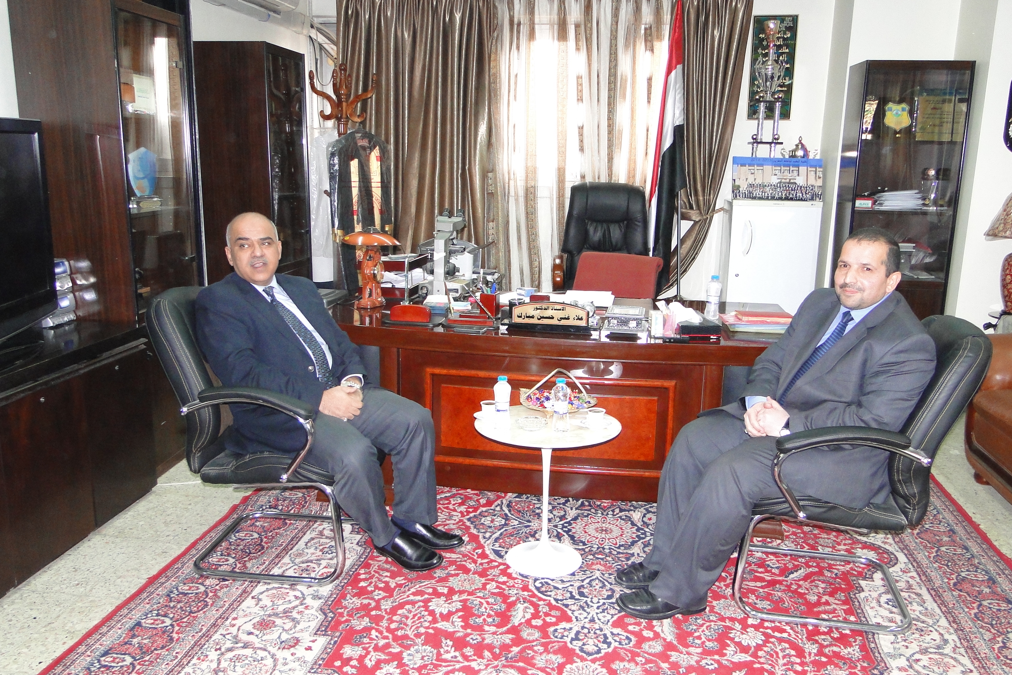 رئيس جامعة النهرين يزور كلية الطب ويتفقد سير الامتحانات فيها ...... وحدة الاعلام 