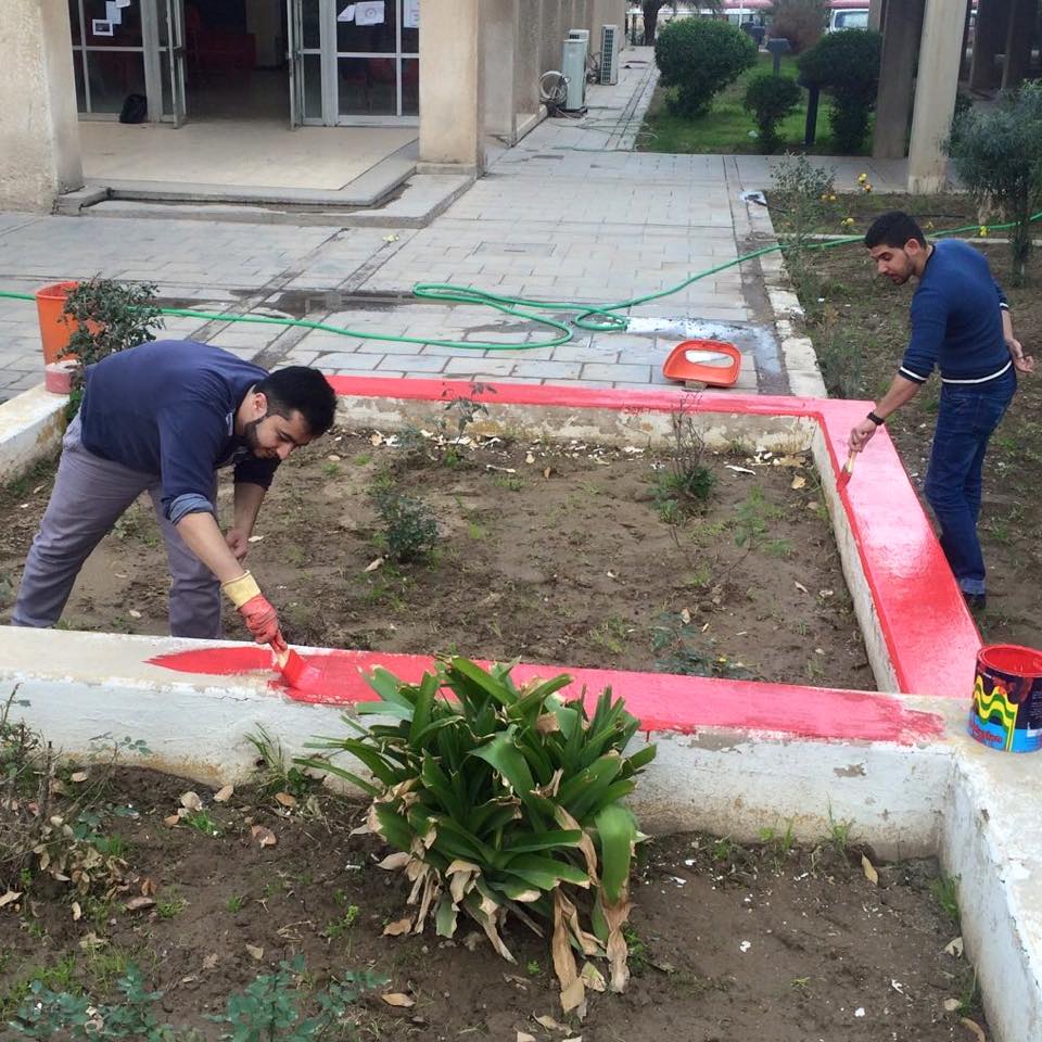 طلبة كلية الطب ينظمون حـمـلـة نـظـافـة تـطـوعـيـة تحت عنوان (من اجل كليتي ) ........ وحدة الاعلام 