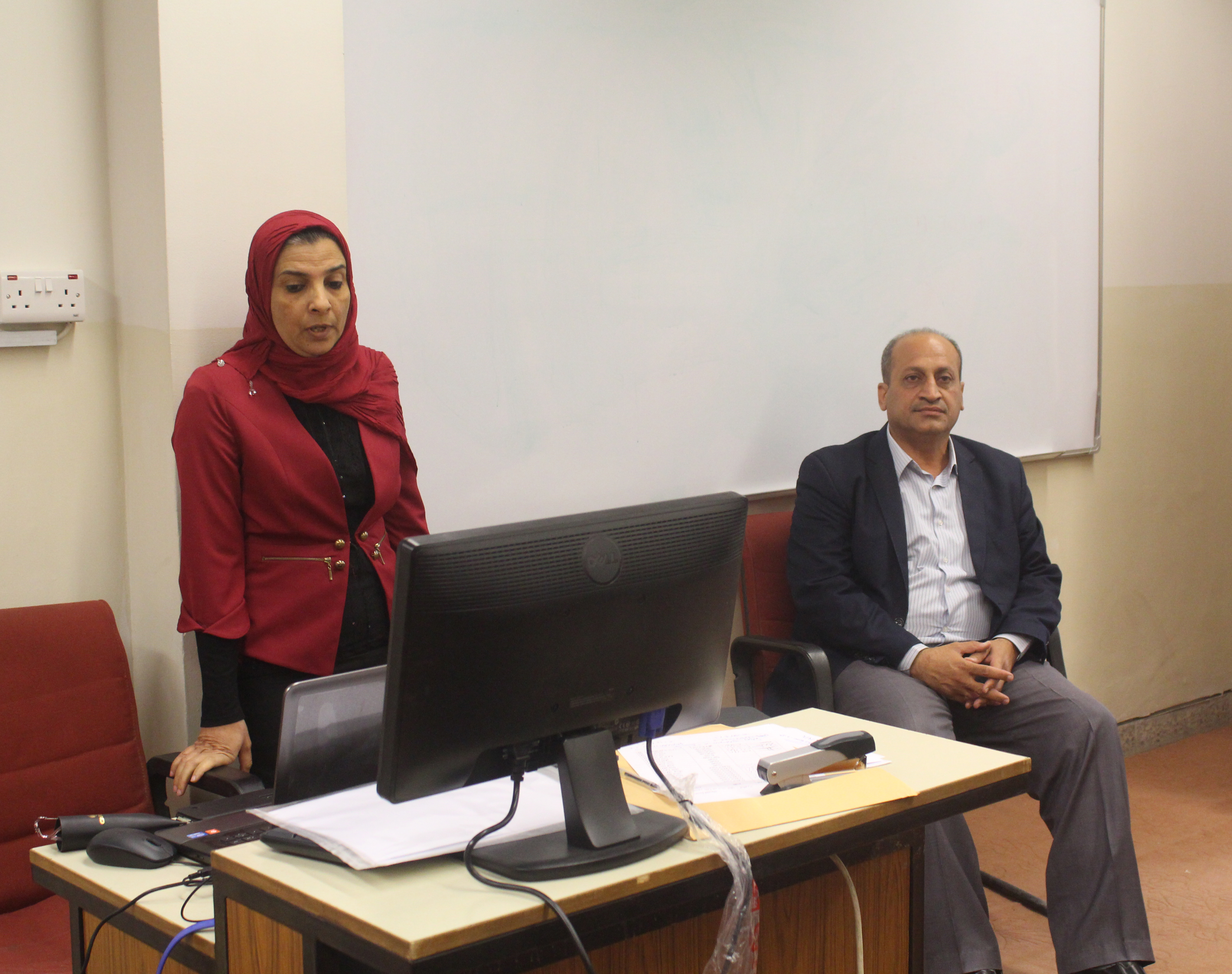 وحدة الحاسبات في كلية الطب تقييم ندوة علمية عن الحوكمة الالكترونية ..... وحدة الاعلام 