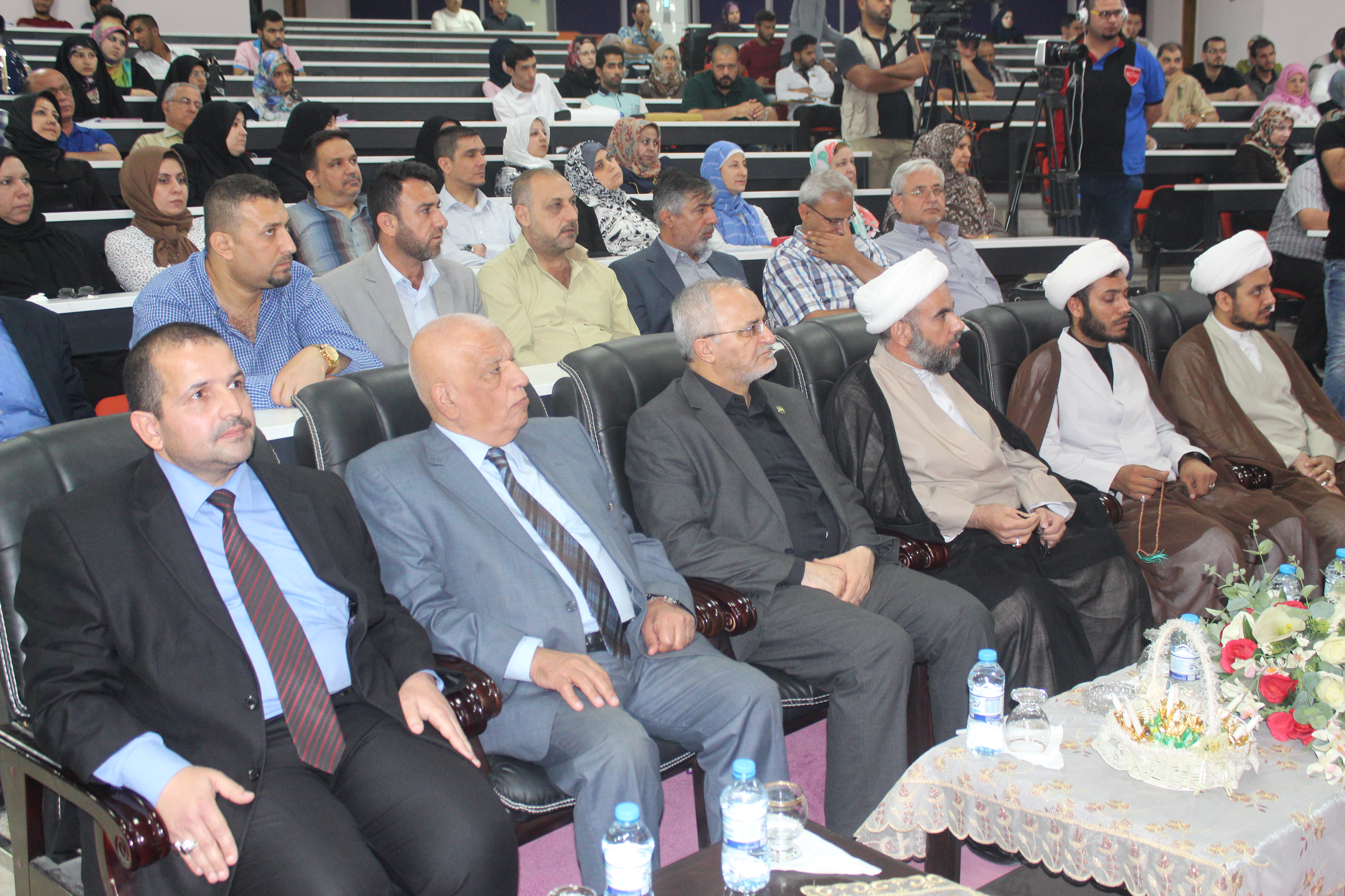 تقيم كلية الطب مهرجان ومجلس عزاء حليف السجدة الطويلة موسى بن جعفر "عليه السلام" ... وحدة الاعلام 