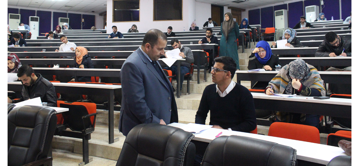 تفقد السيد العميد لأمتحانات الكورس الأول ...  شعبة الإعلام 