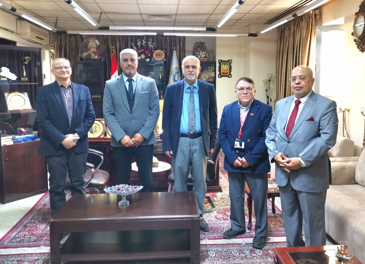 الاستاذ المغترب الدكتور منذر الكاظمي يقيم ندوة عن الحمى النزفية /طب النهرين