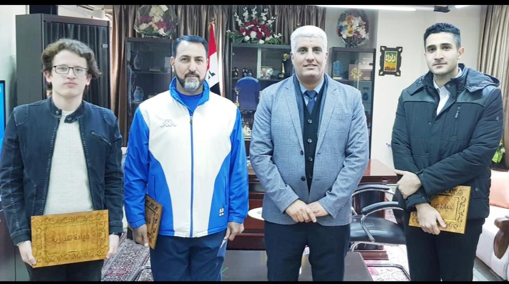 كلية الطب تتوج بالفوز بالمركز الأول في بطولة الشطرنج الجامعية 