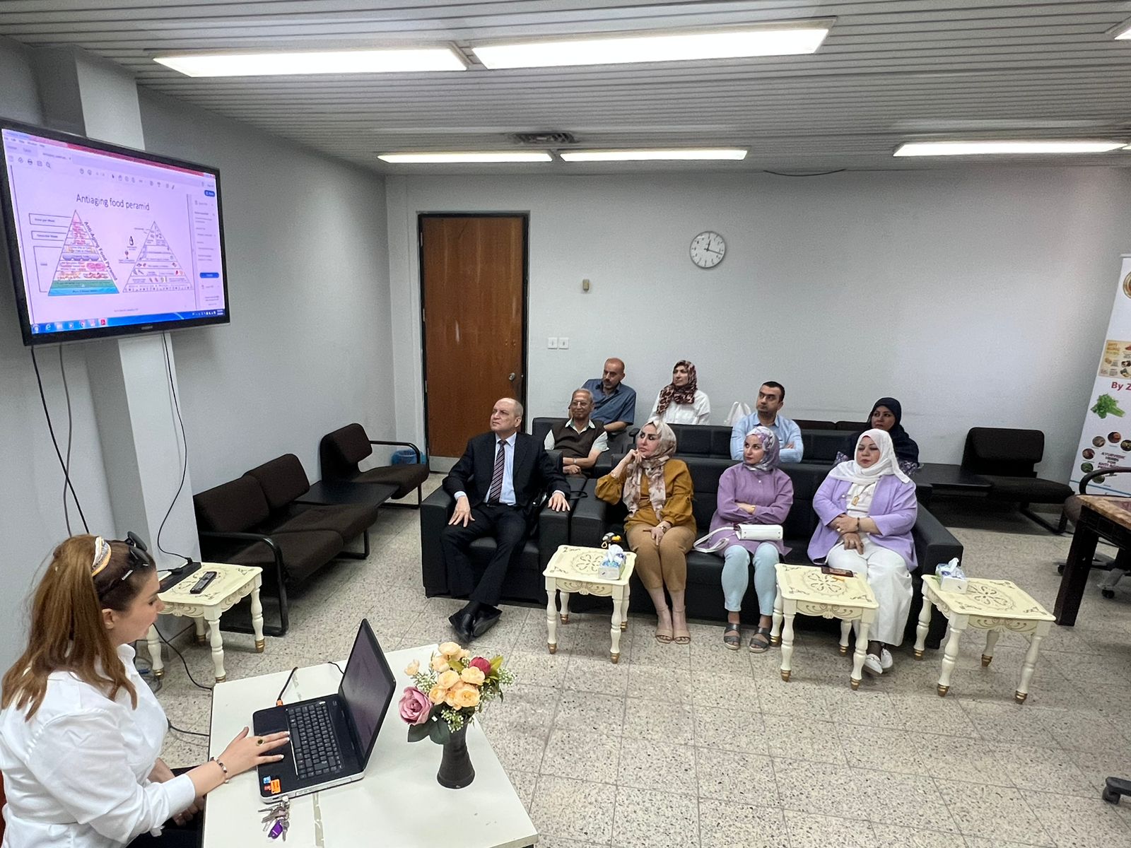 فرع علم الأدوية يقيم ورشة عمل عن ( الأعشاب المضادة للشيخوخة ) 