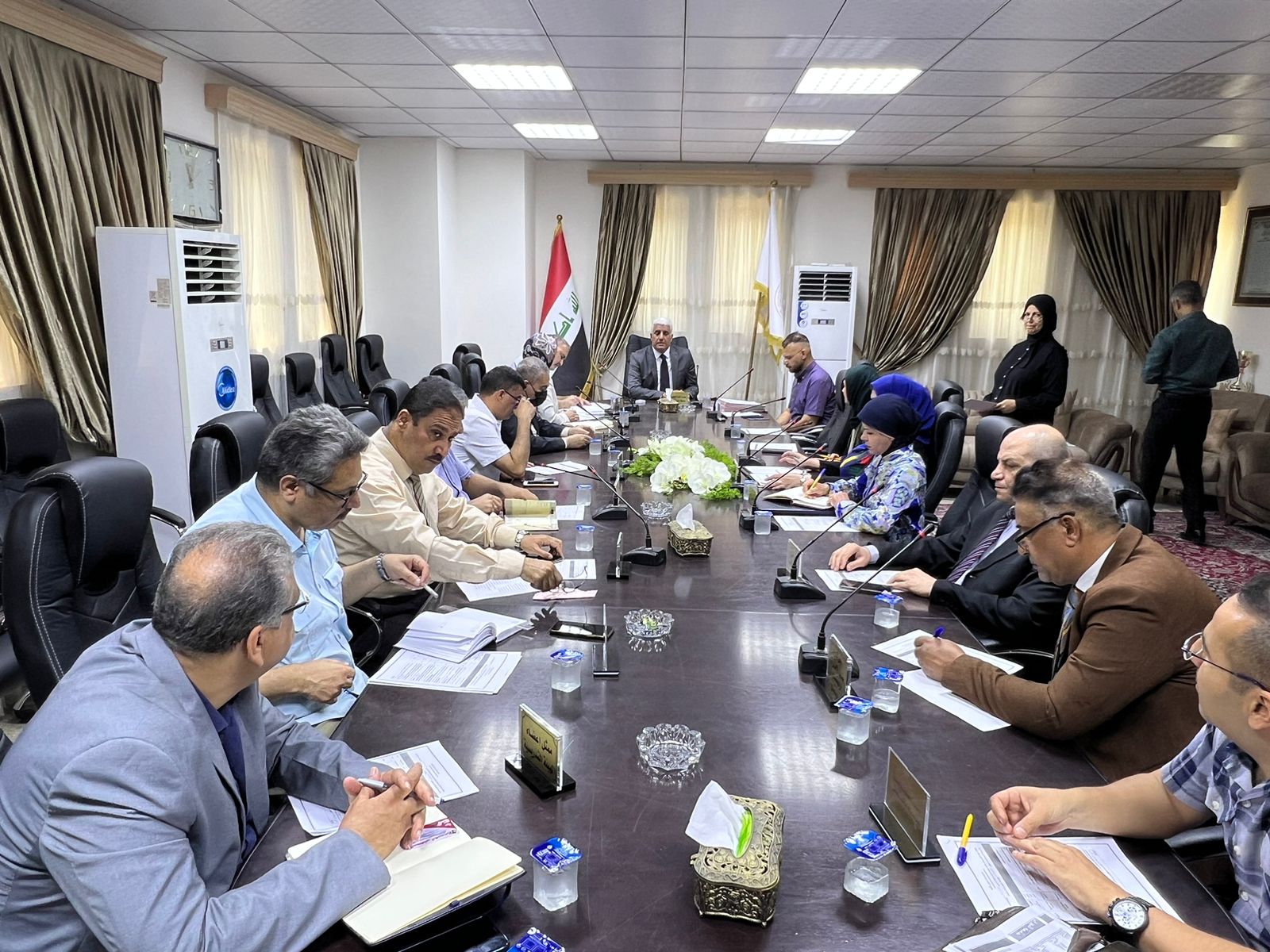 تكريم الاستاذ الدكتورة (ريا سليمان صلاح الدين) والاستاذ المساعد الدكتور (عباس فاضل عبد الوهاب) وذلك لجهودهم الحثيثة ومثابرتهم المتميزة طيلة فترة توليهم لرئاسة