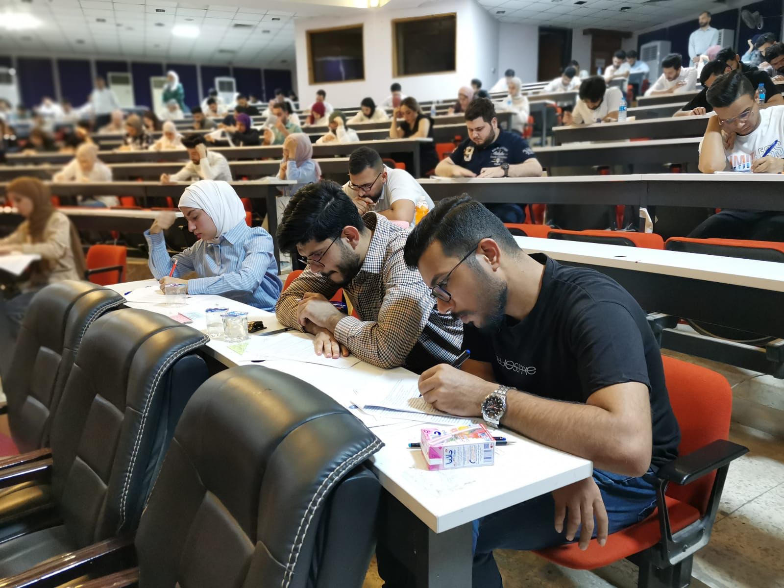 زيارة لجنة وزارية الى كلية الطب جامعة النهرين