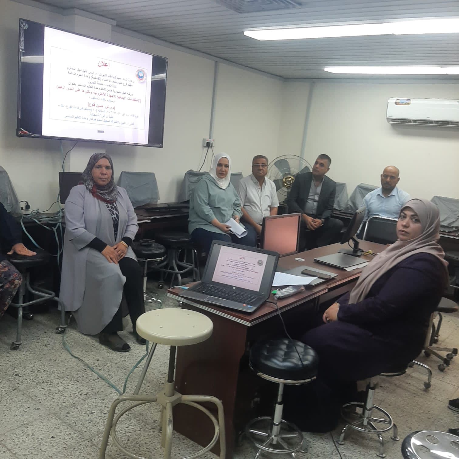 وحدة العلوم الساندة في الكلية تقيم ورشة عمل حضورية عن  ( الاستخدامات الايجابية للاجهزة الالكترونية ) 