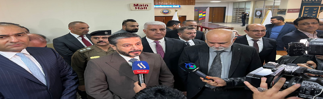 وزير التعليم العالي والبحث العلمي يتفقد امتحان جائزة الابداع والتميز 