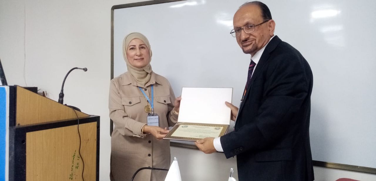 مناقشة بحث في مؤتمر للأستاذ الدكتورة شذى حسين علي بفرع طب الأطفال 